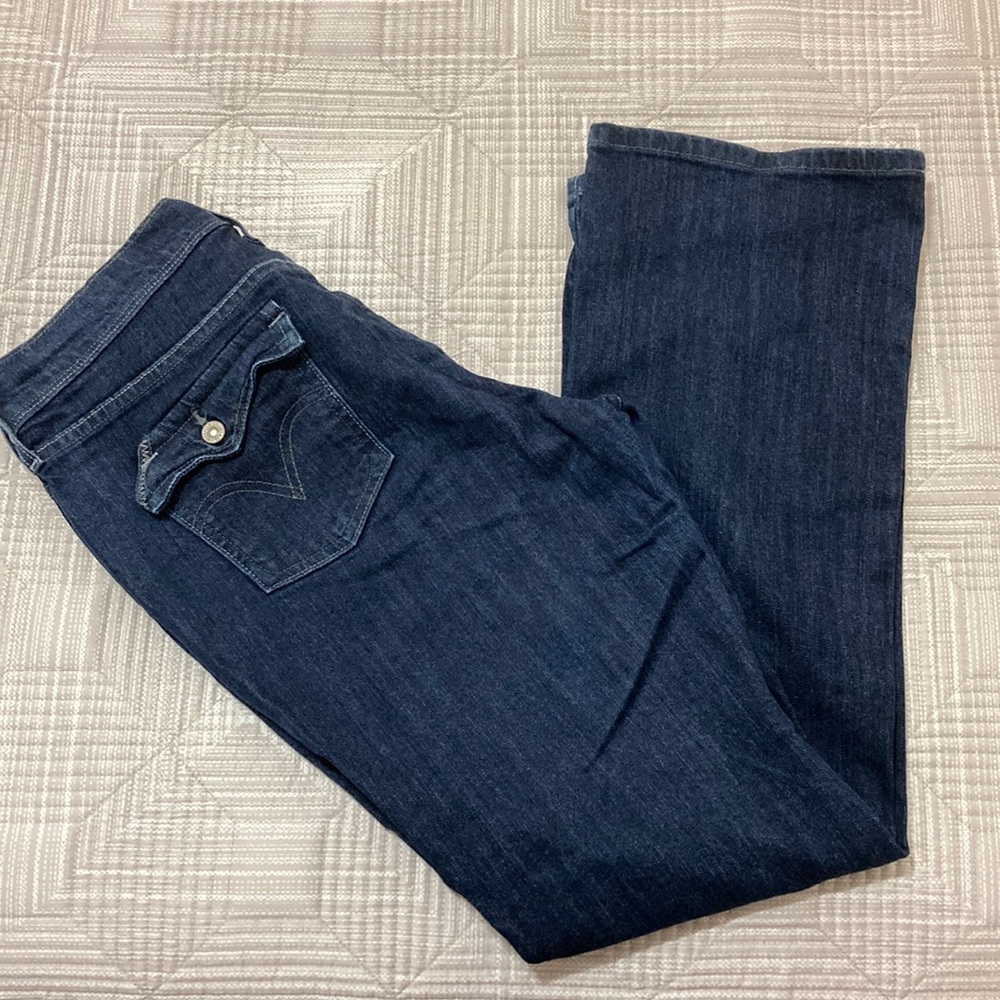 Women’s Levis jeans